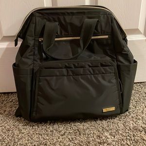 black skiphop backpack